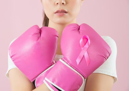 اتبعي هذه الخطوات الـ6 لتقي نفسك من سرطان الثدي