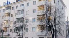 امرأة توظف قاتلا مأجورا للتخلص من جيرانها المزعجين