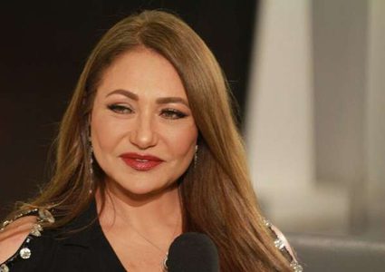 الفنانة المصرية ليلى علوي توجه رسالة لسوريا