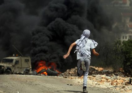 ​اعتقال مواطن واصابات بمواجهات مع الاحتلال