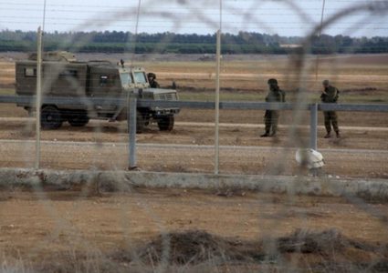 الاحتلال يزعم تفجير عبوات على حدود غزة