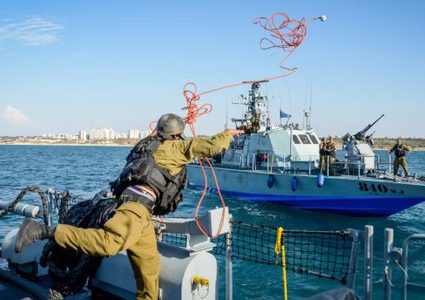 الميزان يطالب الاحتلال بالإفراج عن الصيادين في غزة