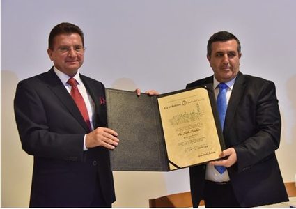 سلمان يمنح ممثل بولندا السابق  شهادة مواطنة فخرية