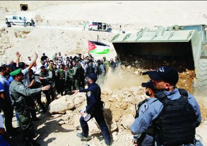 منظمة التحرير تحذر من خداع اسرائيل في الخان الأحمر