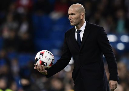 زيدان يبتعد عن مانشستر يونايتد