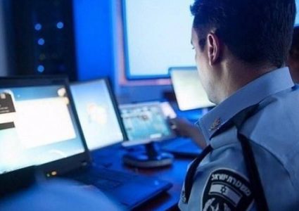 500 حالة اعتقال بسبب "فيسبوك"