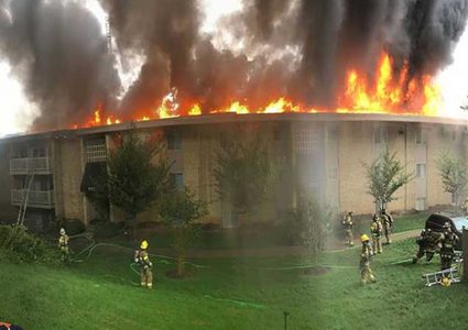 أمريكية تحرق 4 مجمعات سكنية