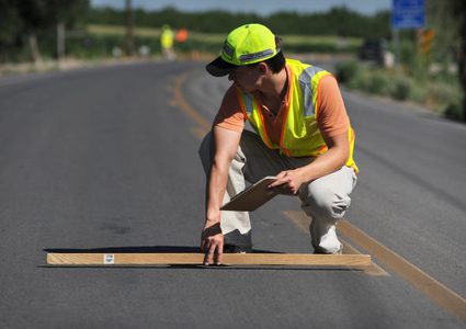 توفير فرص عمل لخريجي الهندسة في مشاريع الطرق