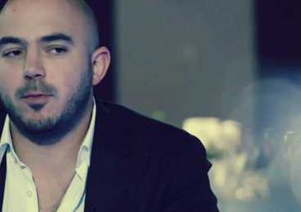 شد وجذب بين محمود العسيلي وجمهوره على تويتر