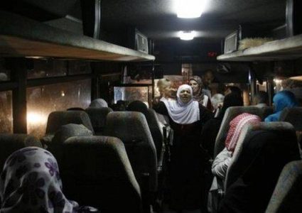 22 من أهالي أسرى غزة يزورون أبناءهم في سجن "إيشل"