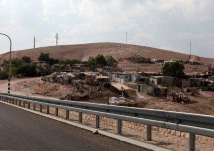 التصدي لجرافات الاحتلال بصدور عارية