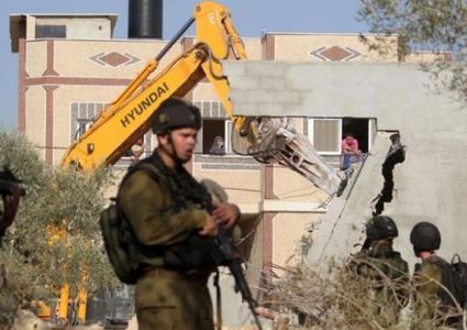 الاحتلال يهدم غرفتين سكنيتين في قرية الحلاوة