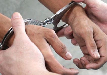 القبض على شخصين بتهمة ترويج عملة مزيفة