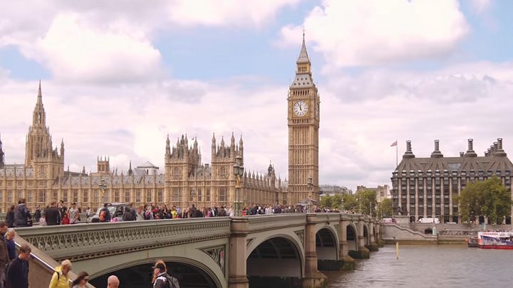بريطانيا تضاعف ضريبة فيسبوك ثلاث مرات خلال عام