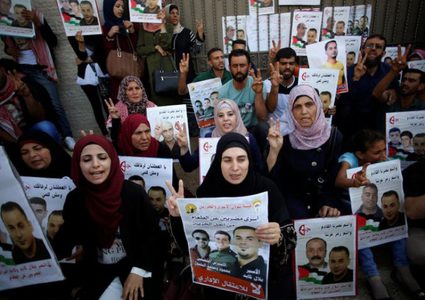 اعتصام تضامني مع الأسرى في سجون الاحتلال