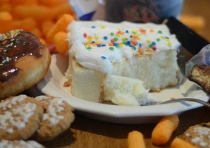 العلاقة بين السكريات وسلوك الأطفال العنيف!