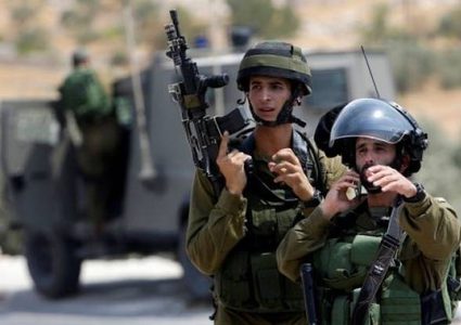 الاحتلال يحتجز 100 لاعب وإداري في ستاد الخضر