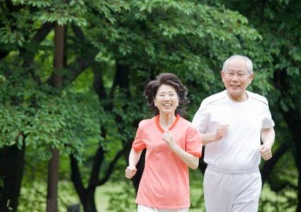 لماذا تصعُب خسارة الوزن بعد سن الخمسين؟