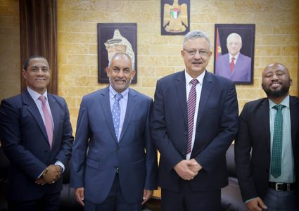 سفير جنوب افريقيا في طولكرم