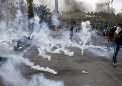 إصابات بالاختناق خلال اقتحام الاحتلال لكفر نعمة