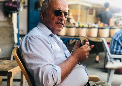 الساعاتي مهنة بغزة تصارع من أجل البقاء