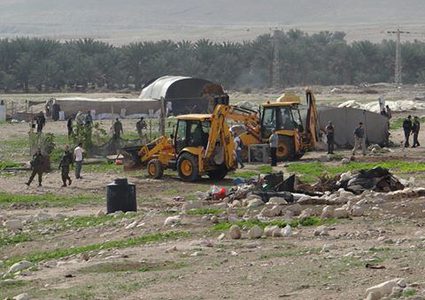 الاحتلال يهدم منشآت سكنية وحظائر أغنام في الأغوار