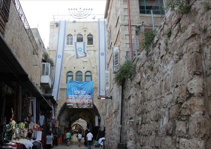 القوى تطالب بملاحقة المتورطين بتسريب عقار آل جودة