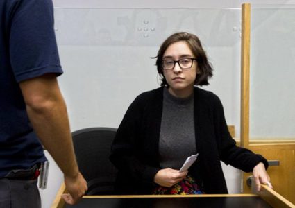 لارا القاسم في مواجهة عنصرية اسرائيل