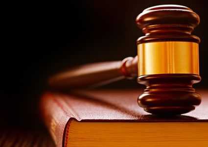 الحكم بالسجن خمسة سنوات لمتهم بالخيانة