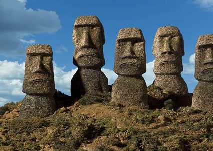 حل لغز الرؤوس في "جزيرة القيامة"!