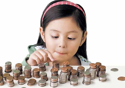 طفلة تلجأ لحيلة مذهلة للحصول على مصروف أكبر!