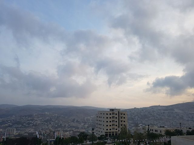 الطقس: انخفاض طفيف على درجات الحرارة