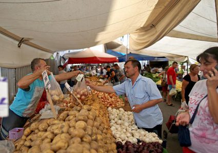 تركيا تفرض غرامات على رفع الأسعار وسط أزمة العملة