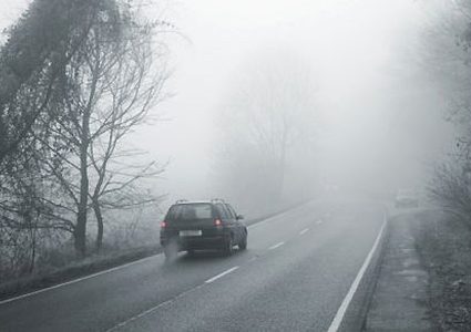 كيف يمكنك القيادة بأمان في الضباب ؟