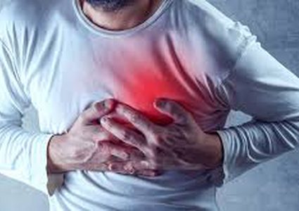 ما العوامل التي تزيد خطر الإصابة بأزمات قلبية؟