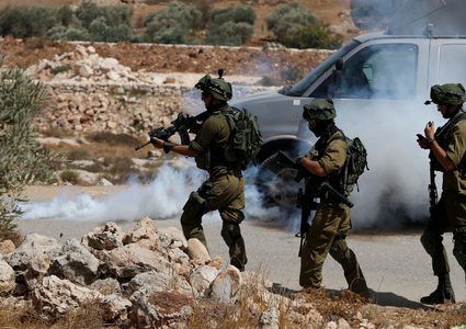 الاحتلال يغلق طرقاً داخلية بالسواتر في كفر قدوم