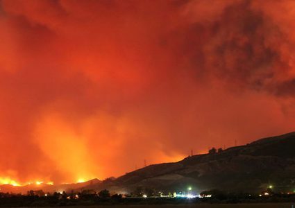 4 حرائق في "غلاف غزة" بفعل بالونات حارقة