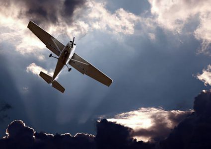 "تشنج عضلي" كاد يتسبب في كارثة جوية!