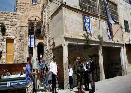 الاحتلال يصادق على بناء حي استيطاني جديد في الخليل