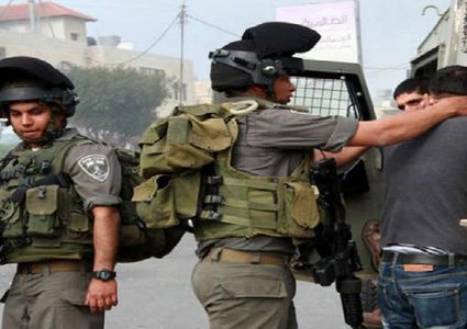 الاحتلال يعتدي على 6 أسرى أطفال أثناء اعتقالهم