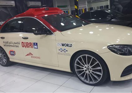 دبي تشغل أول مركبة أجرة ذاتية القيادة