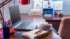 تحذير.. لا تضع هذه الأشياء على مكتبك أثناء العمل