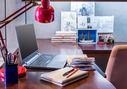 تحذير.. لا تضع هذه الأشياء على مكتبك أثناء العمل