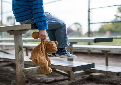 صدمات الطفولة تسرّع شيخوخة الحمض النووي