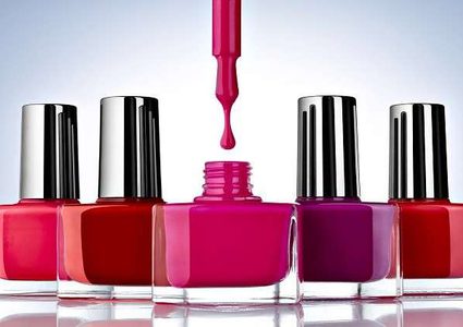 مواد سمية في طلاء الأظافر ترتبط بالعقم والسرطان