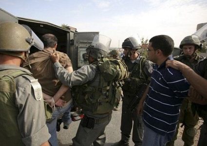 الاحتلال يشن حملة اعتقالات ودهم بالضفة