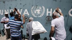 سفير اسرائيلي سابق: الأردن يستغل قضية اللاجئين