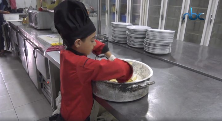 "محمود أبو ندى" أصغر شيف في غزة