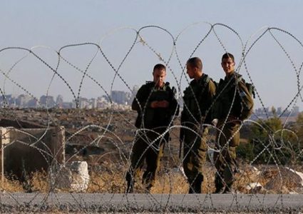 مستوطنون ينصبون خيمة بمحاذاة حديقة أثرية في الخليل