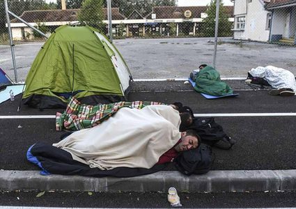 دولة أوروبية تفعل قانون "حظر التشرد" في الشوارع